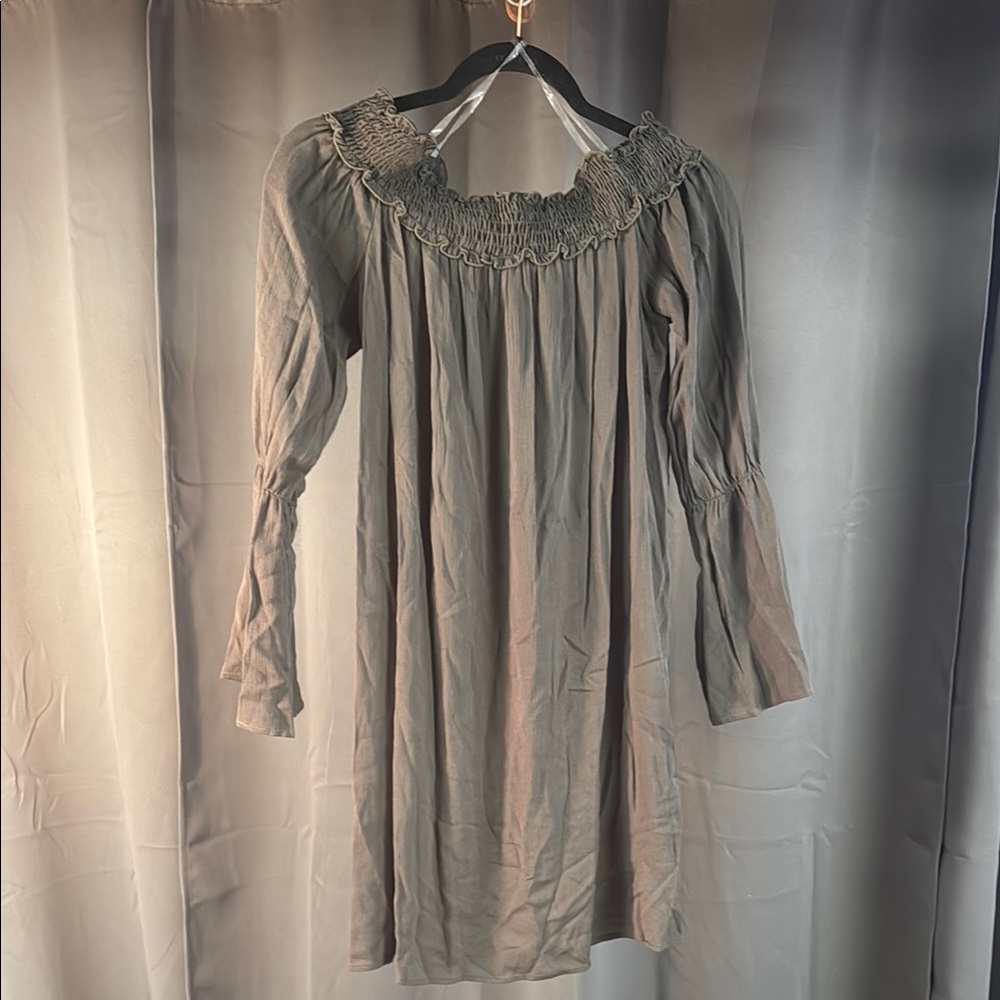 Elegant Solemio Long Sleeve Dress in Olive